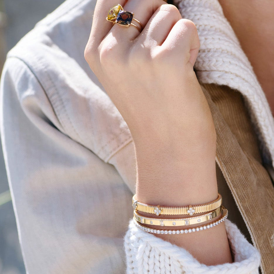 Gold Bangle with Natural Diamond