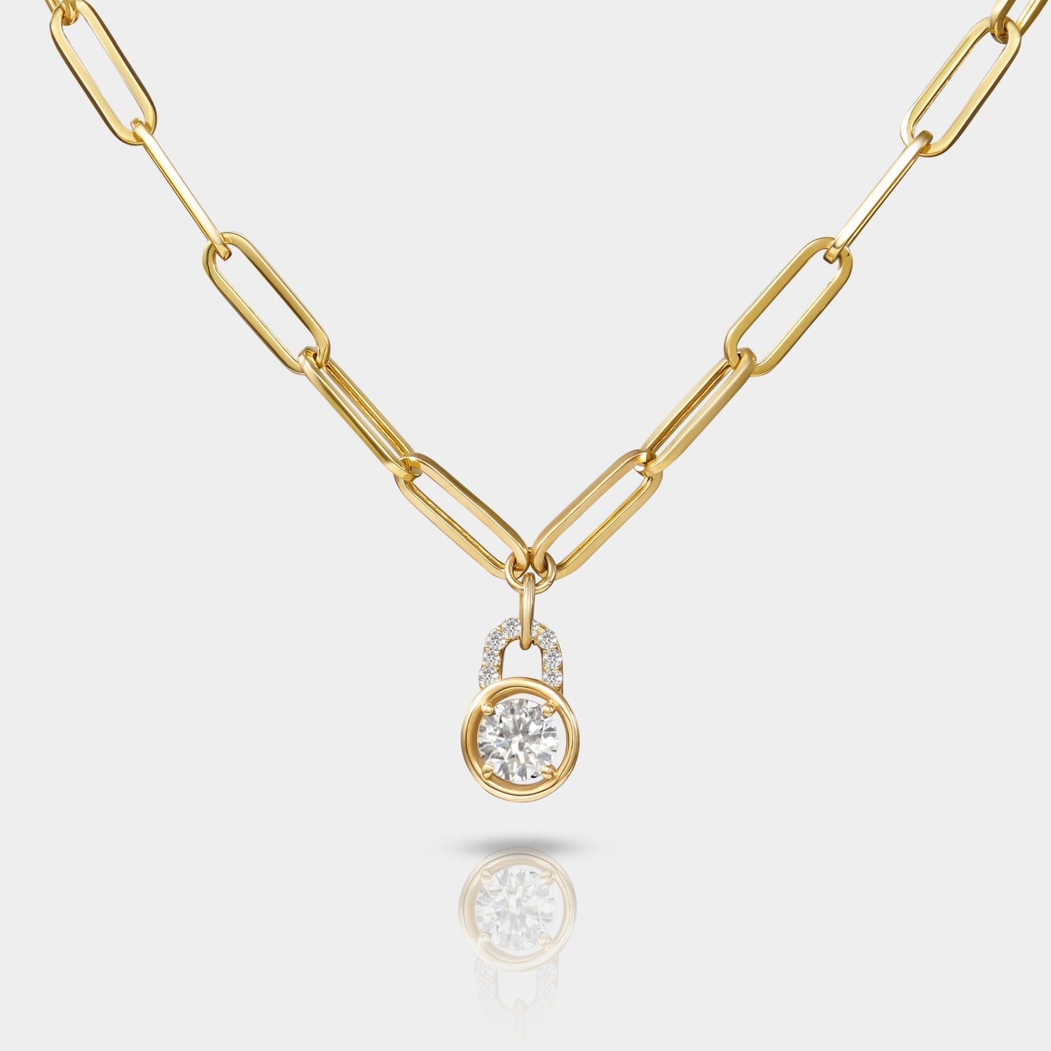 What Jewelry to Wear on a Rainy Day: A Guide to Weather-Proof Elegance