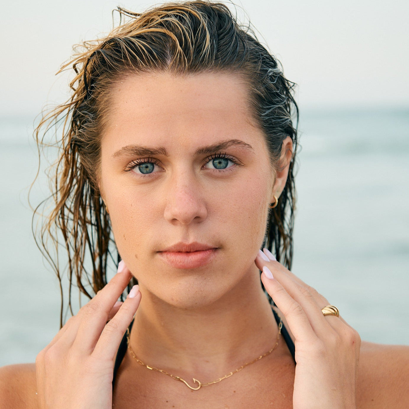Fish_hook_gold_necklace
